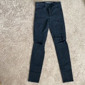 Black High-Rise American Eagle Jeggings - size 6